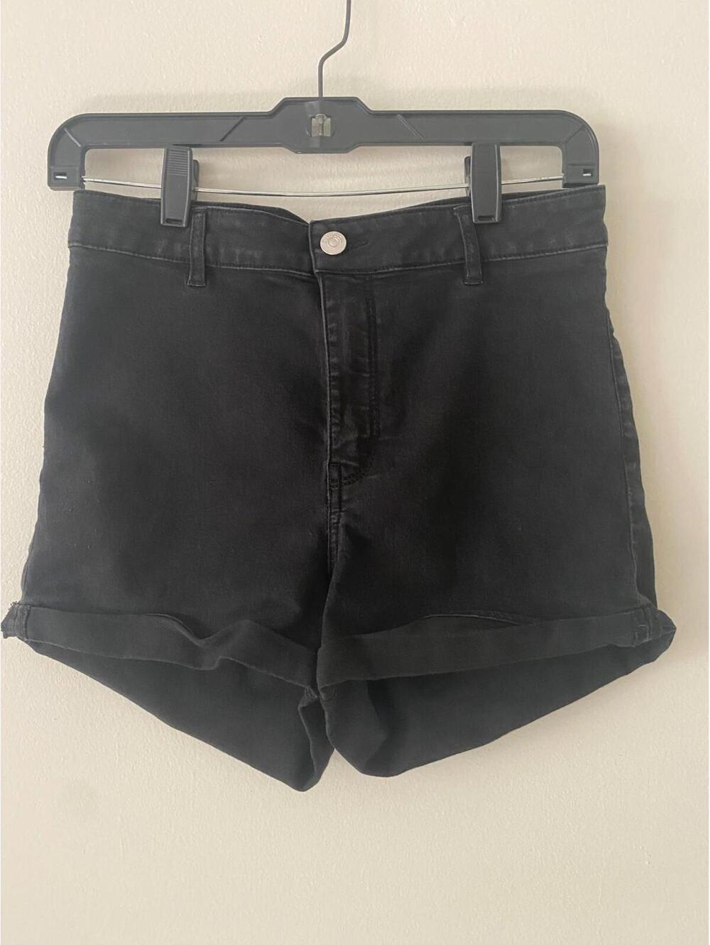 H&M Shorts Size10 Black Cuffed High Rise Cheeky Stretch Shorty Shorts Runs Small